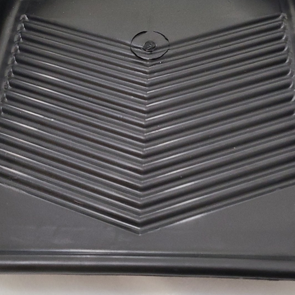 Black Hard Plastic Paint Tray - Picture 2 of 4